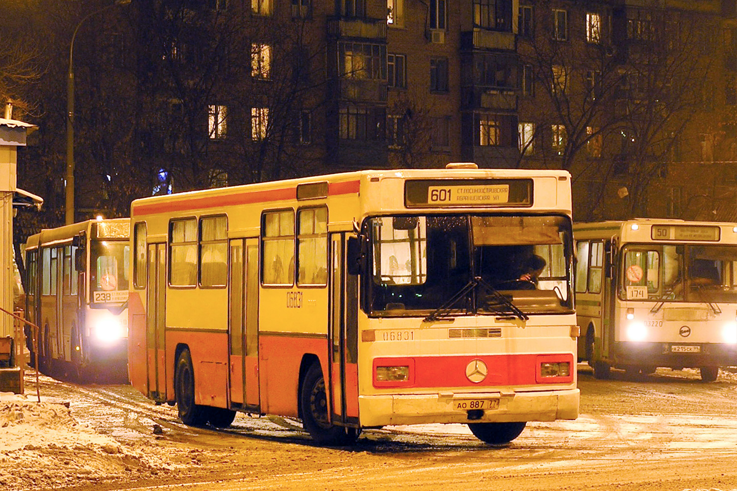 Москва, Mercedes-Benz O325 № 06831