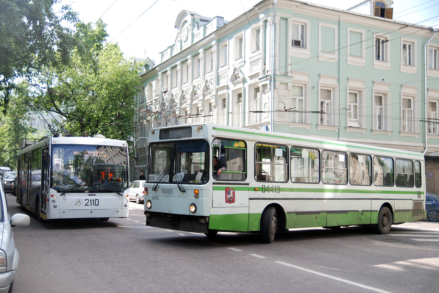 Moskva, LiAZ-5256.25 č. 04419