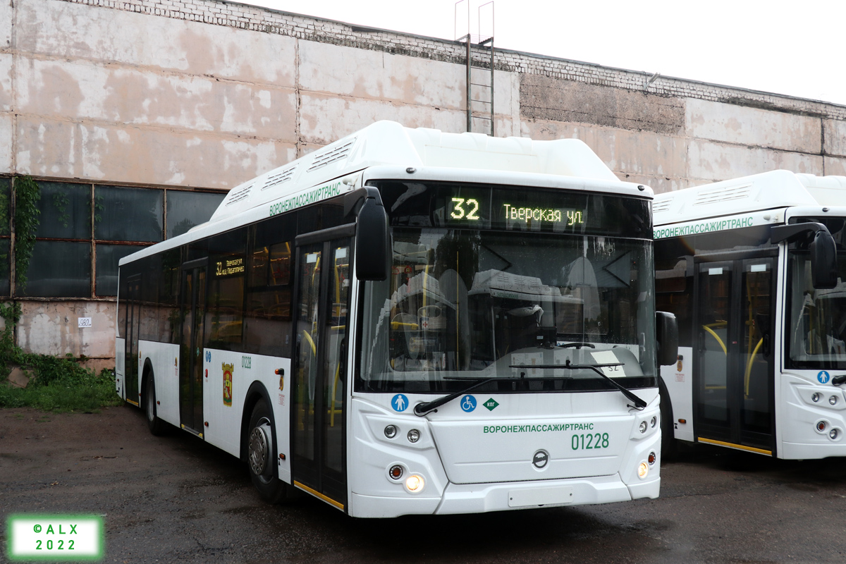 Воронежская область, ЛиАЗ-5292.67 (CNG) № 01228