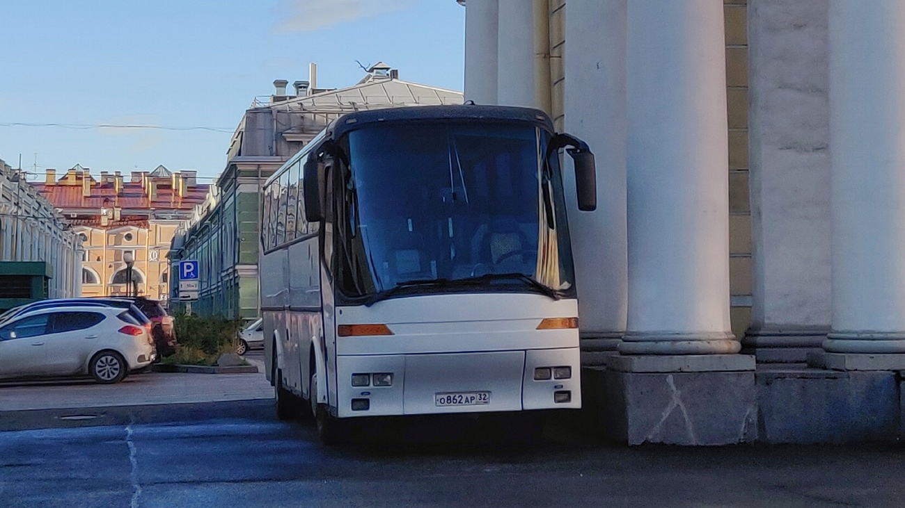 Saint Petersburg, Bova Futura FHD 12.370 # О 862 АР 32