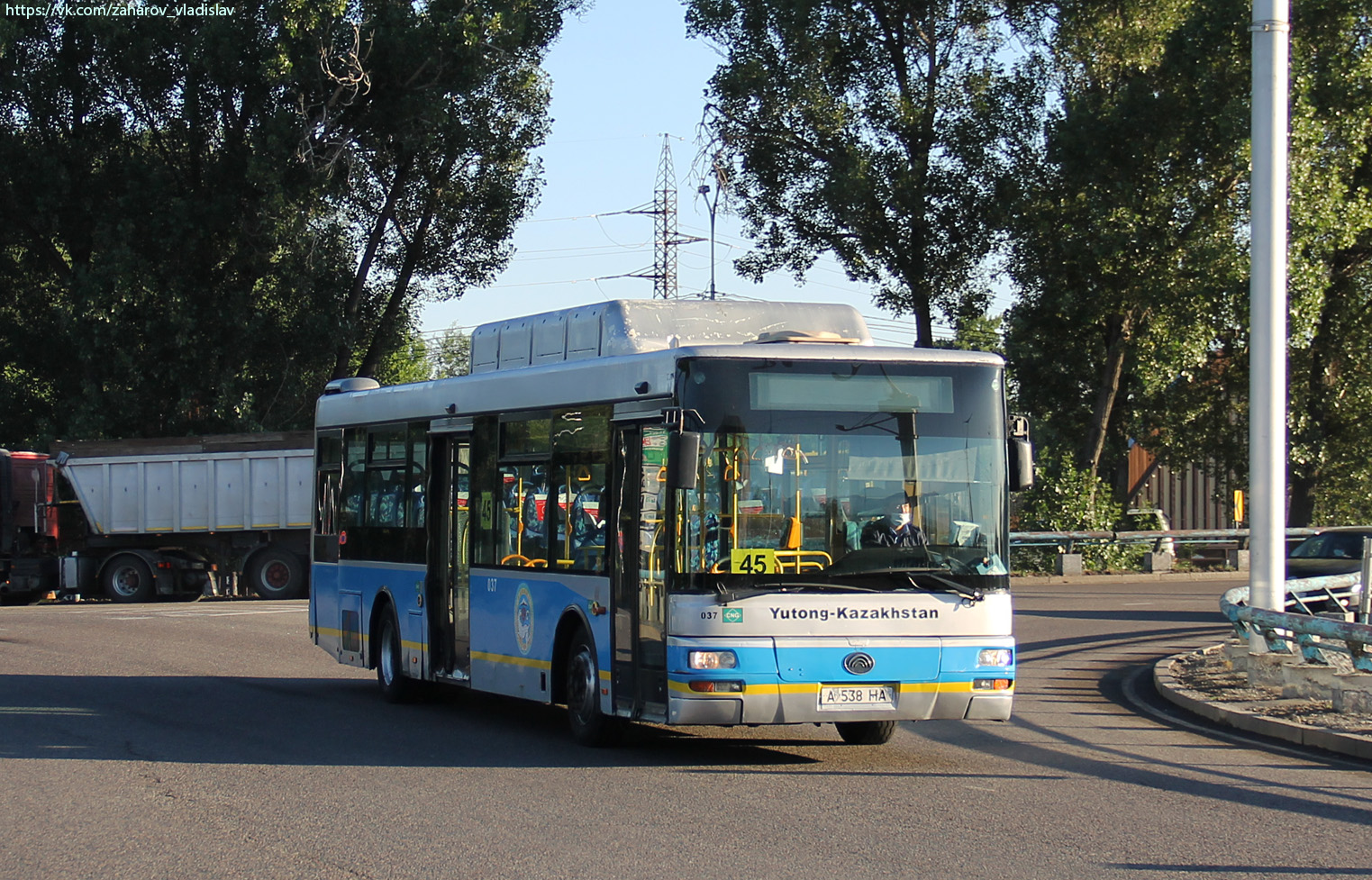 Алматы, Yutong ZK6120HGM № 037