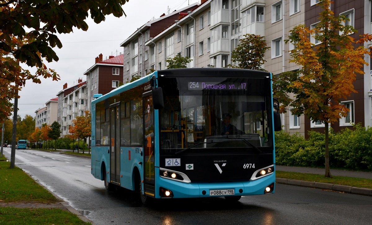 Szentpétervár, Volgabus-4298.G4 (LNG) sz.: 6974