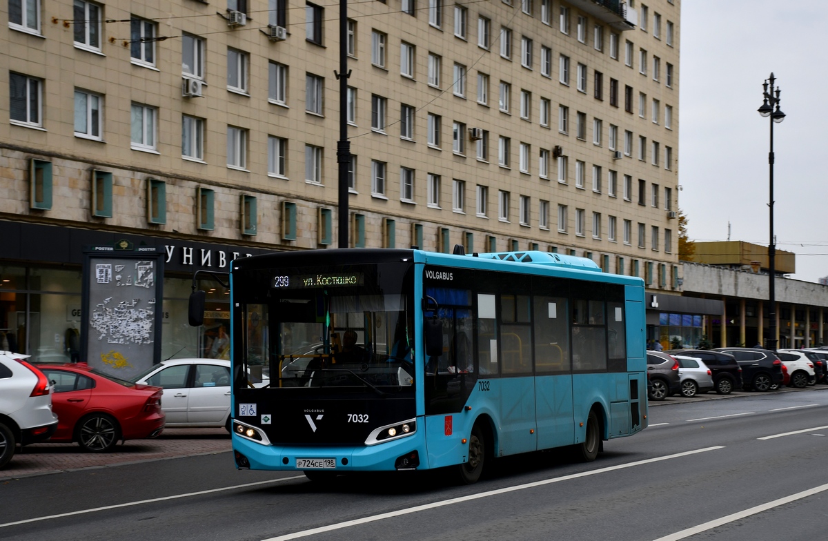 Szentpétervár, Volgabus-4298.G4 (LNG) sz.: 7032
