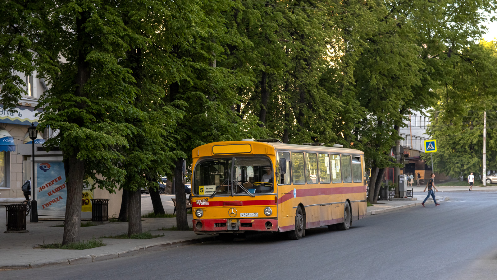 Свердловская область, Mercedes-Benz O305 № Х 328 ВС 96