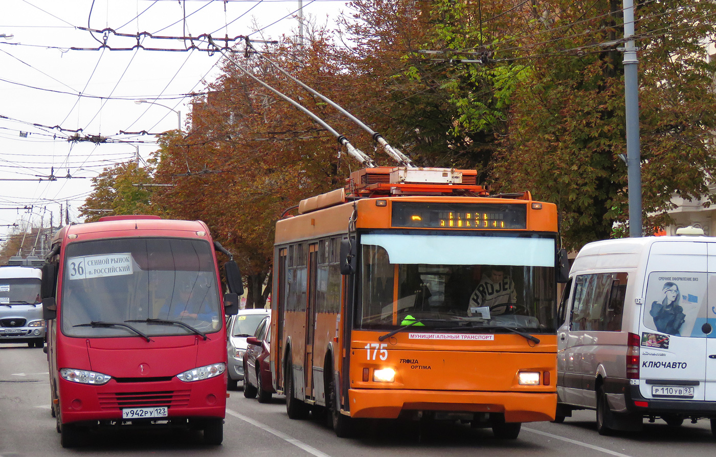 Краснодарский край, Hyundai County LWB C09 (ТагАЗ) № Н 286 АР 123; Краснодарский край, Real № У 942 РУ 123