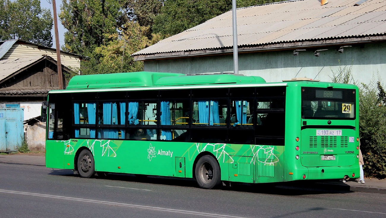 Алматы, Yutong ZK6118HGA № 8052