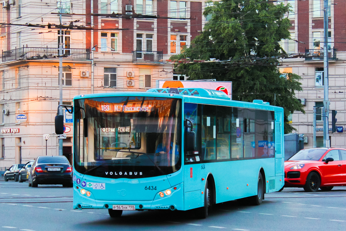 Szentpétervár, Volgabus-5270.G2 (LNG) sz.: 6434