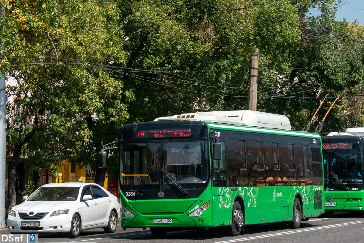 Алматы, Zhong Tong LCK6125HGAN № 3284