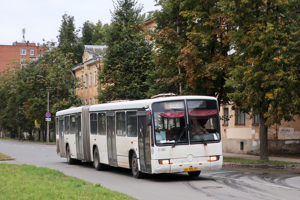 Псковская область, Mercedes-Benz O345G № 690