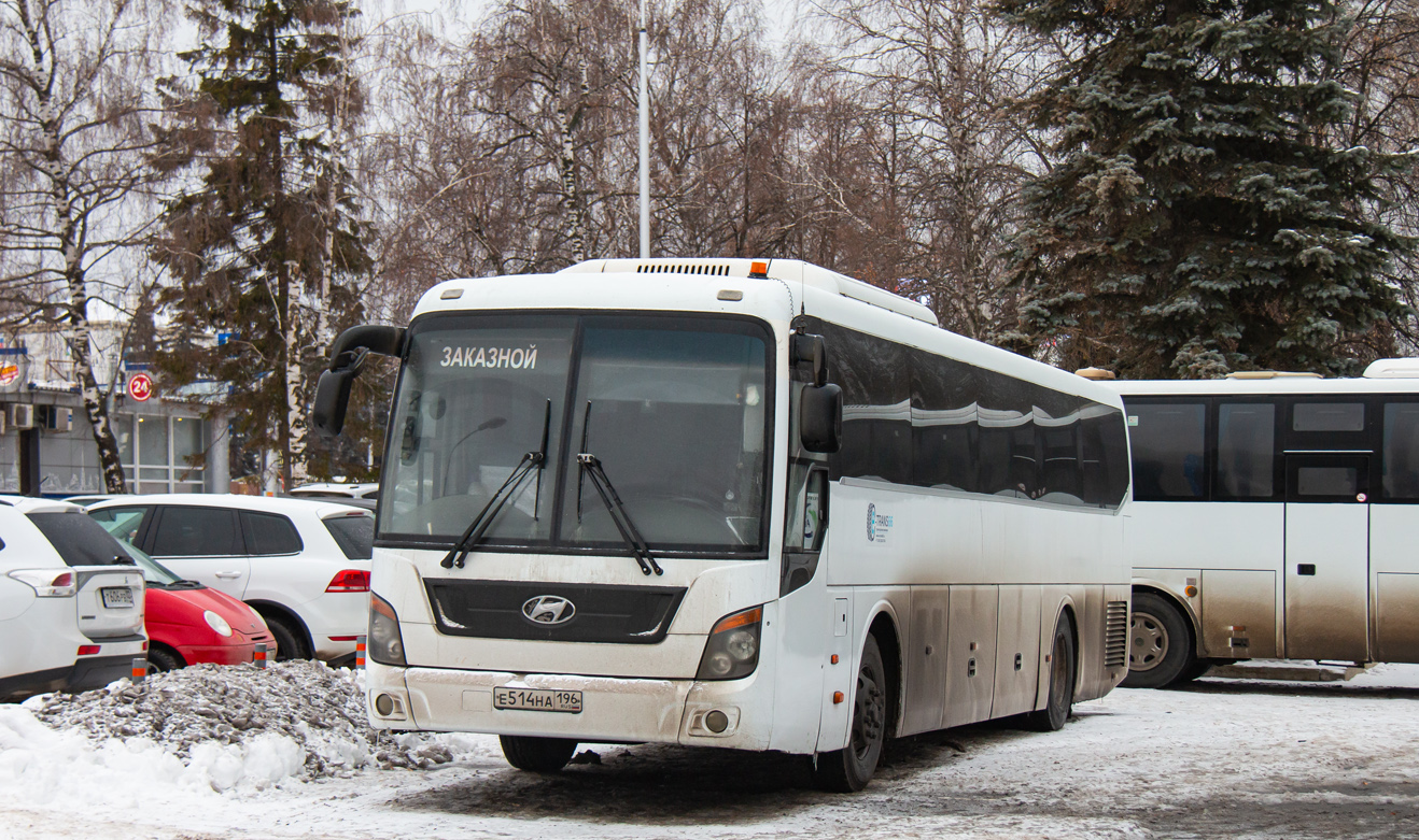 Свердловская область, Hyundai Universe Space Luxury № Е 514 НА 196