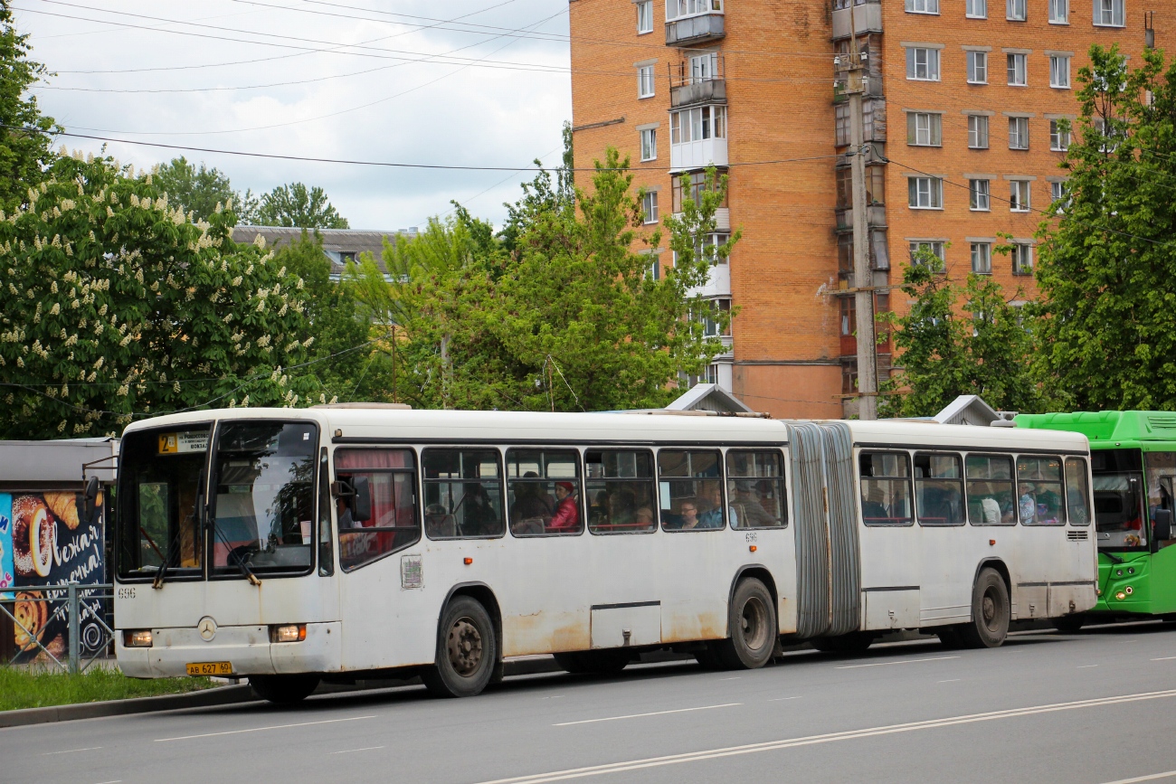 Псковська область, Mercedes-Benz O345G № 696
