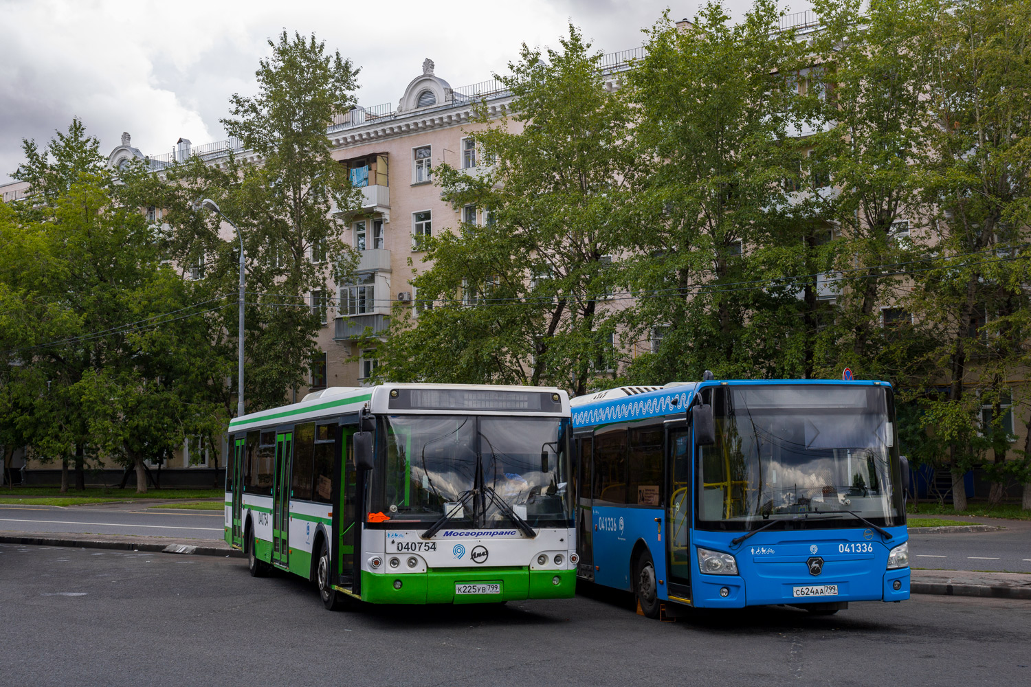 Moskwa, LiAZ-5292.21 Nr 040754; Moskwa — Bus stations