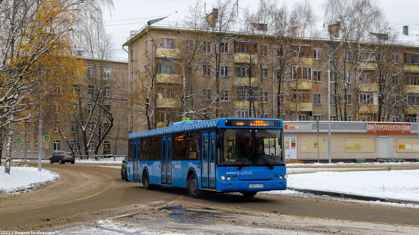 Москва, ЛиАЗ-5292.21 № 040242