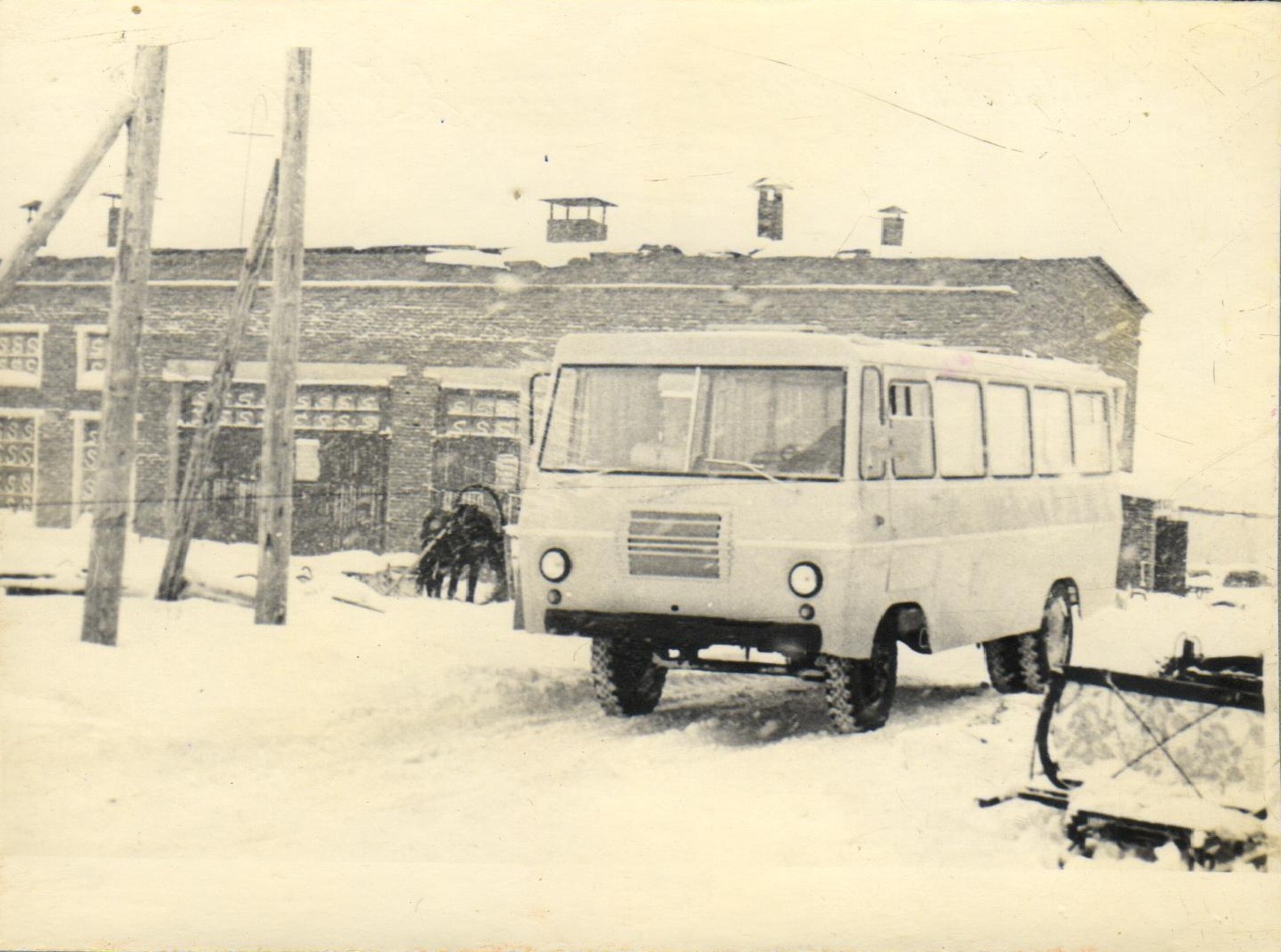 Udmurtföld — Buses without numbers; Udmurtföld — Old photos — XXth century