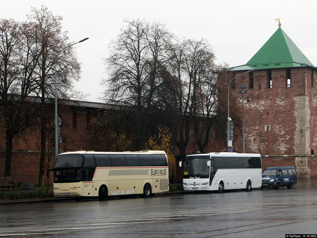 Ярославская область, Neoplan N1116 Cityliner № О 822 СМ 76; Санкт-Петербург, TEMSA Safari № М 656 ЕН 198