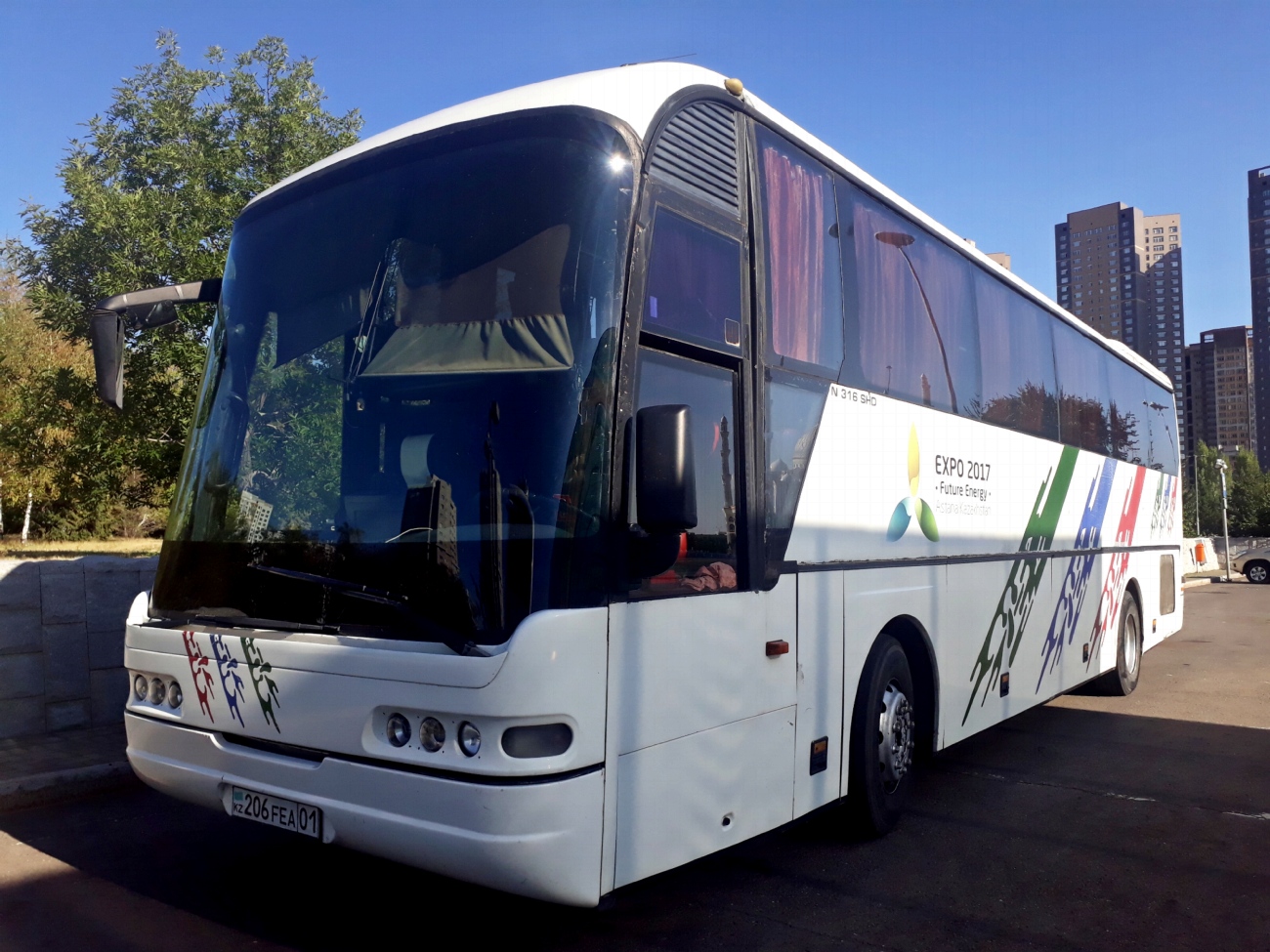 Астана, Neoplan N316SHD Euroliner № 206 FEA 01