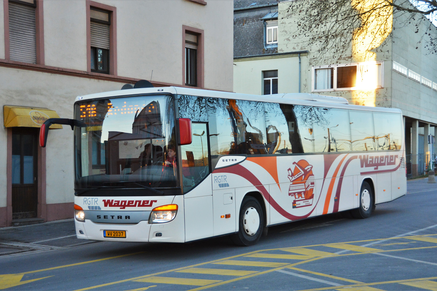 Люксембург, Setra S415UL № WV 2037