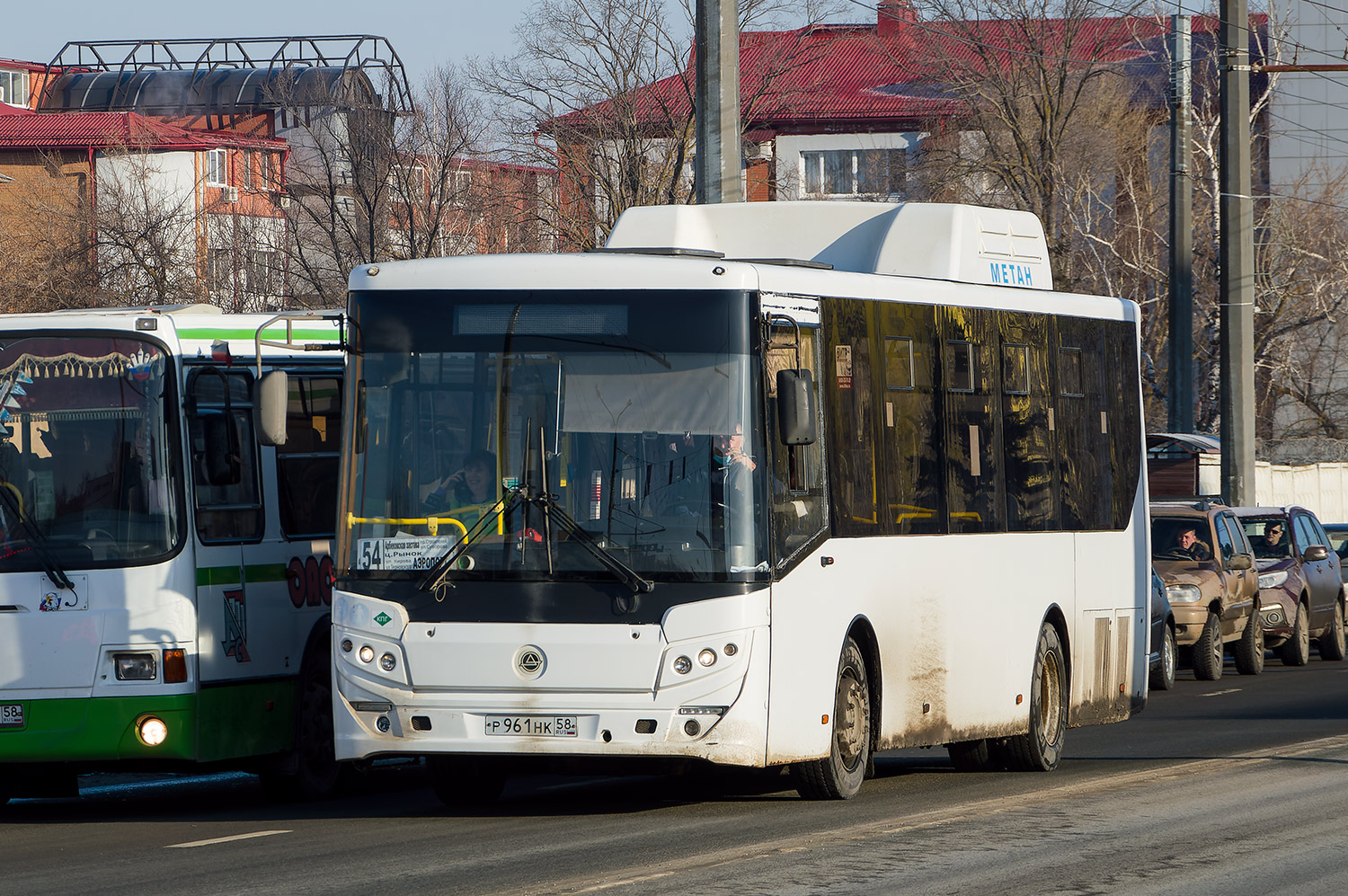 Пензенская область, ЛиАЗ-5256.36-01 № М 411 ВТ 58; Пензенская область, КАвЗ-4270-70 № Р 961 НК 58