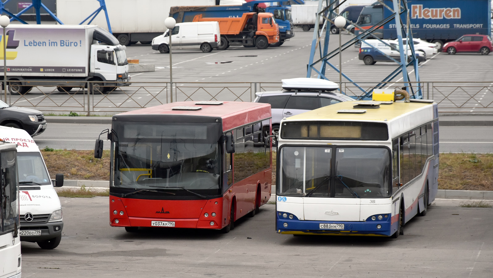 Moskau, MAZ-206.067 Nr. У 037 АУ 790; Moskau, MAZ-103.476 Nr. С 883 НН 790