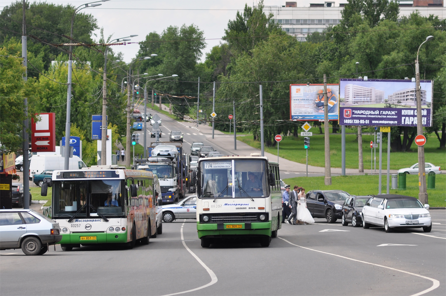 Москва, ЛиАЗ-5292.20 № 03257; Москва, Ikarus 280.33M № 06392