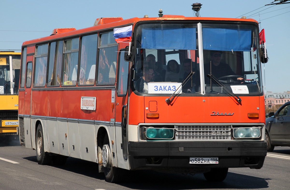 Санкт-Петербург, Ikarus 250.59 № О 582 НА 198