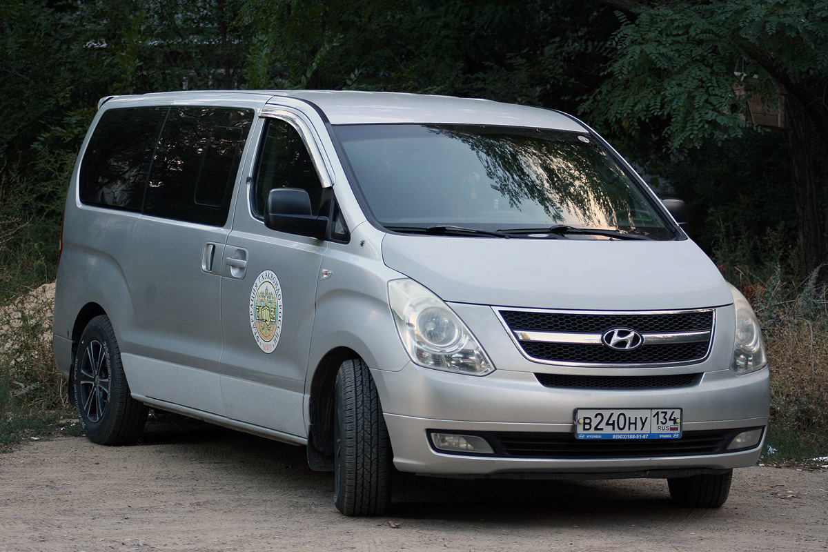 Волгоградская область, Hyundai Grand Starex № В 240 НУ 134