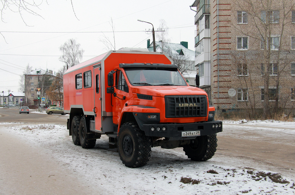 Архангельская область, Вахтовые автобусы № О 349 АТ 29