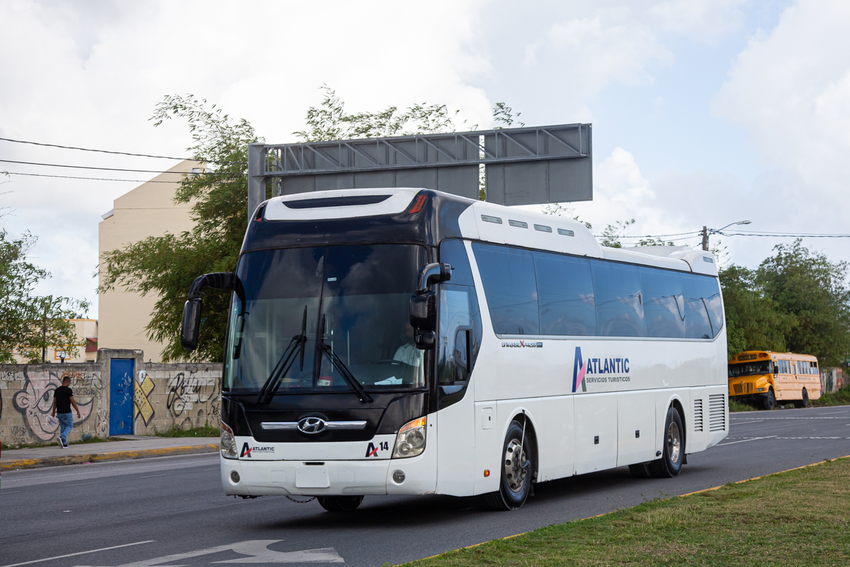 Доминиканская республика, Hyundai Universe Xpress Noble № 14