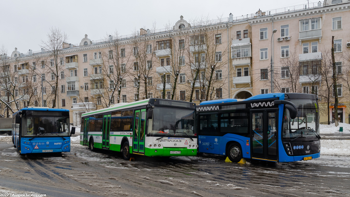 Москва, ЛиАЗ-5292.65 № 040757; Москва, ЛиАЗ-5292.22-01 № 040710