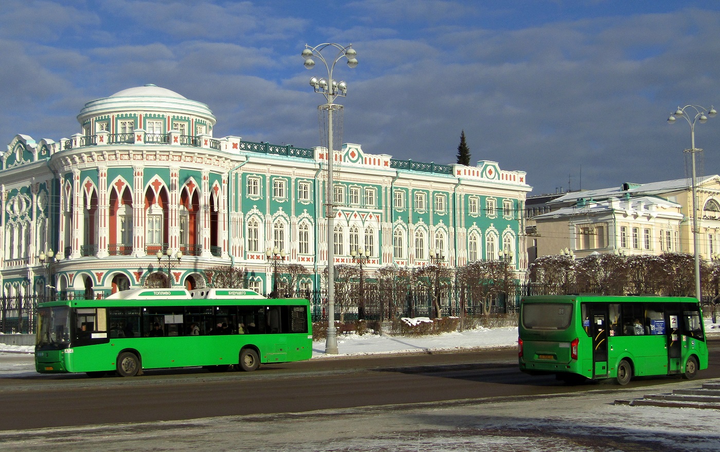 Свердловская область, НефАЗ-5299-40-51 № 1916; Свердловская область, ПАЗ-320405-04 "Vector Next" № КК 961 66; Свердловская область — Разные фотографии