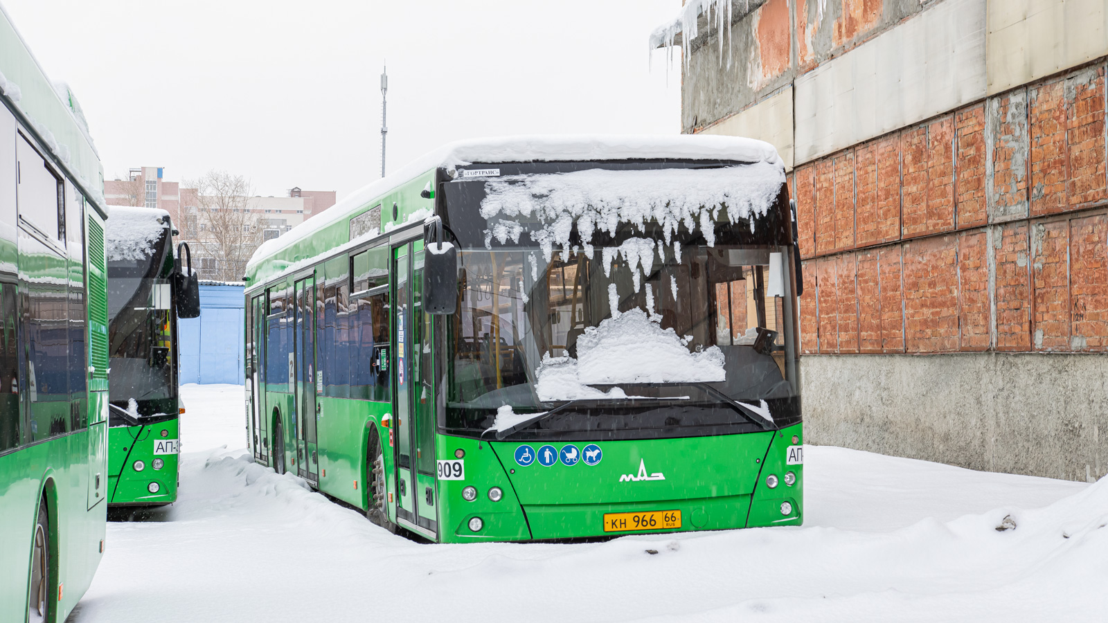 Свердловская область, МАЗ-203.015 № 909