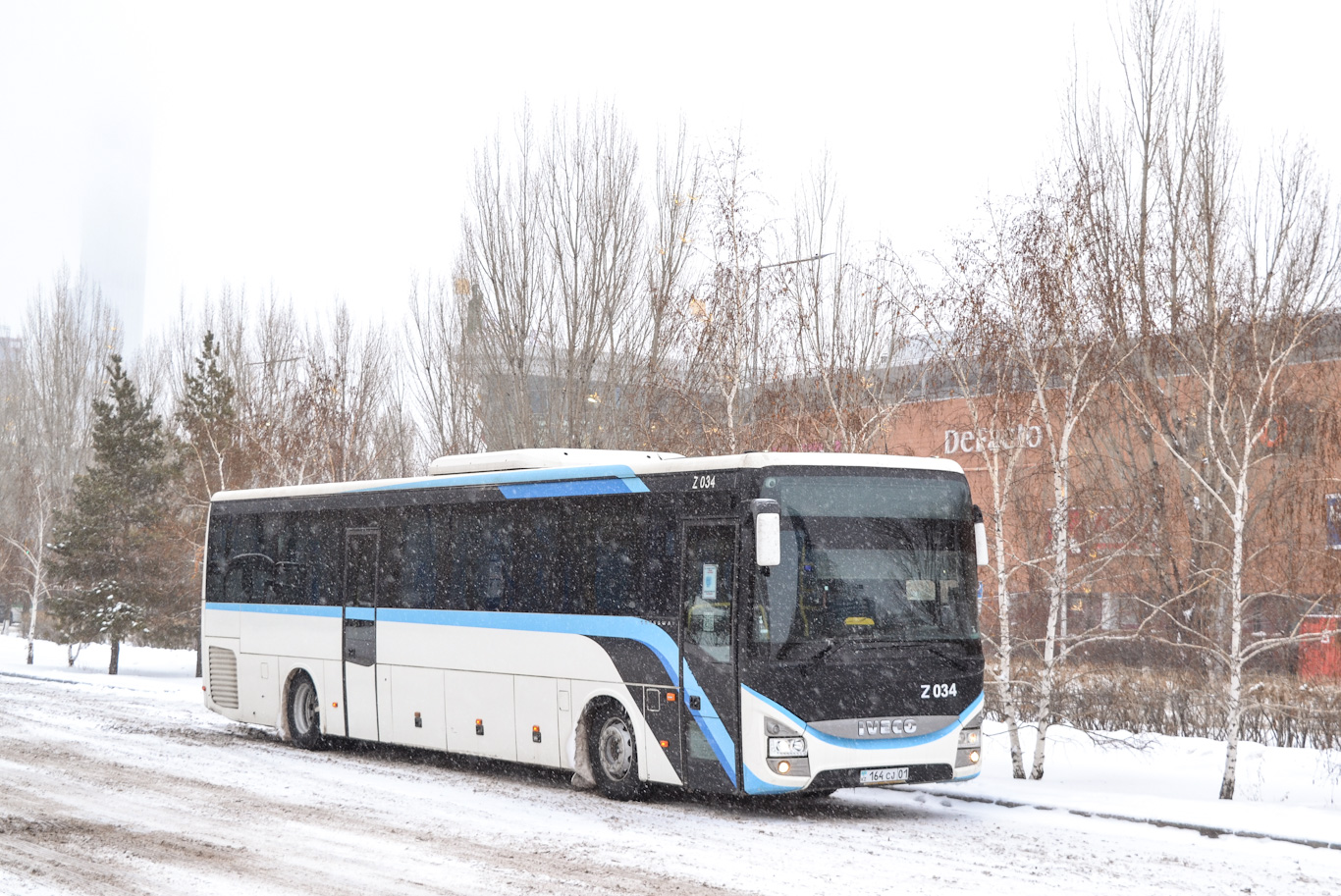 Астана, IVECO Crossway LINE 13M (СарыаркаАвтоПром) № Z034