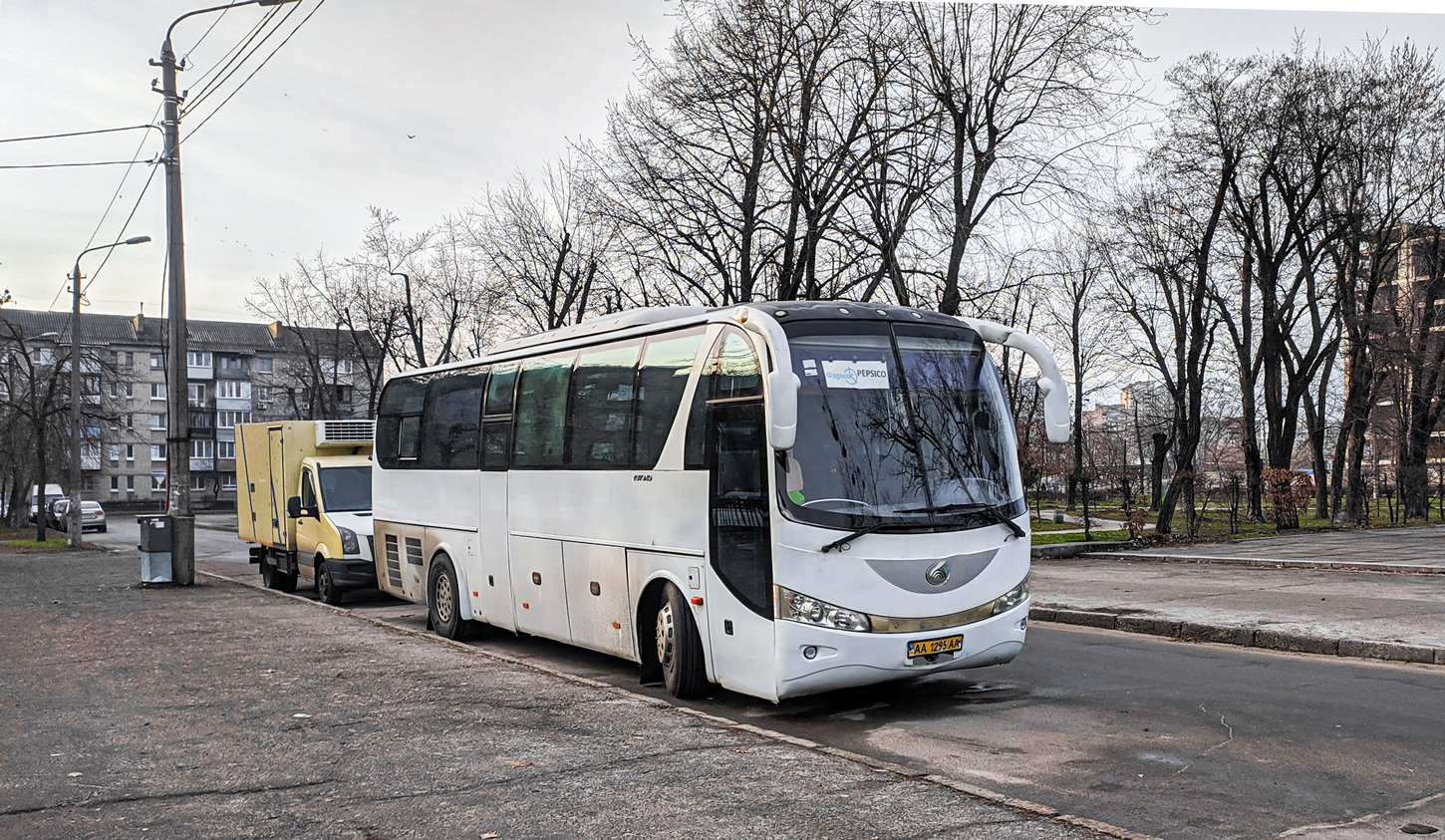 Киев, Yutong ZK6100HB № AA 1295 AA