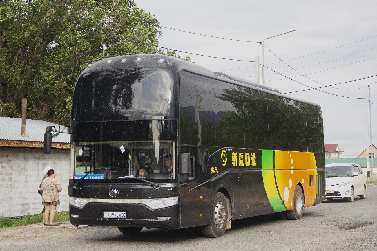 Алматы, Yutong ZK6122HWQ9 № 709 ABW 02