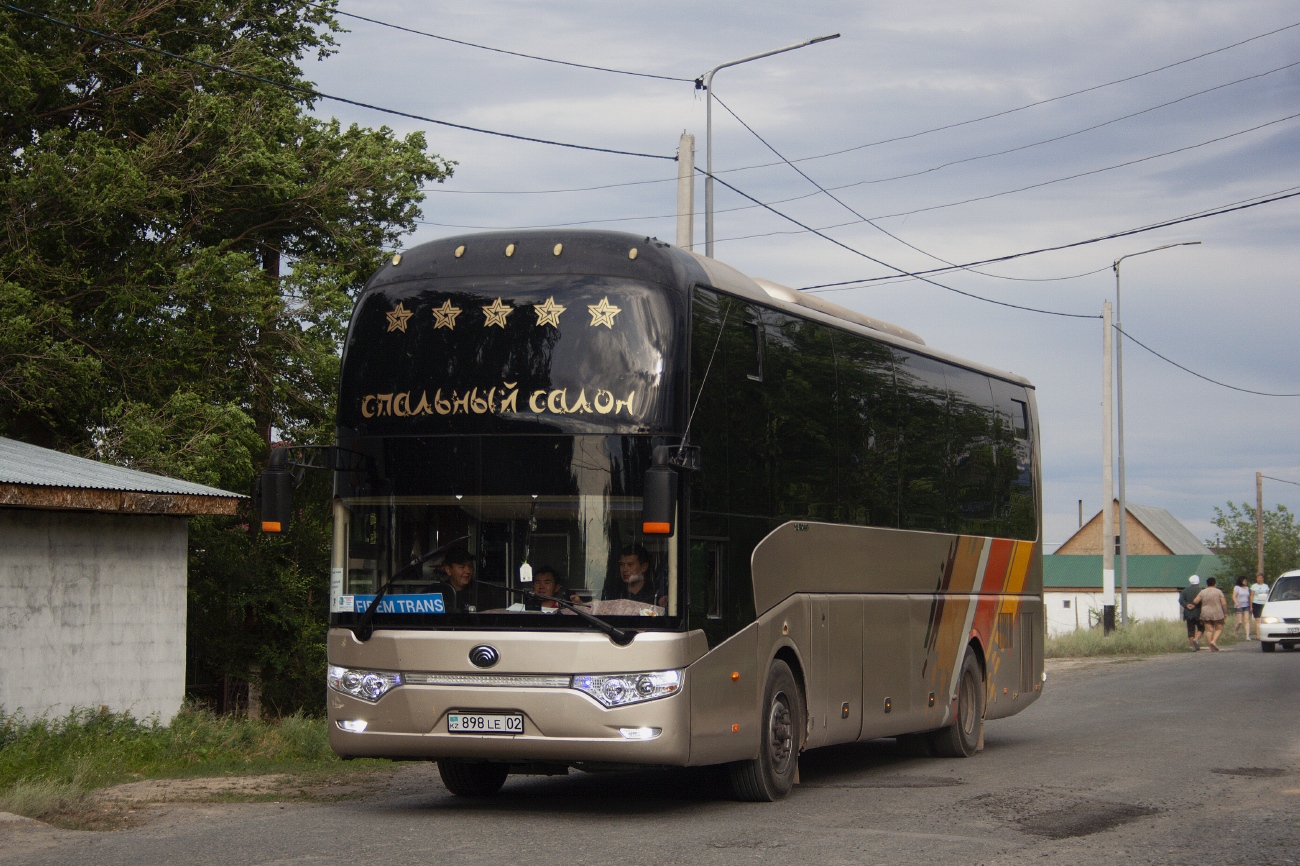 Алматы, Yutong ZK6122HW9 № 898 LE 02