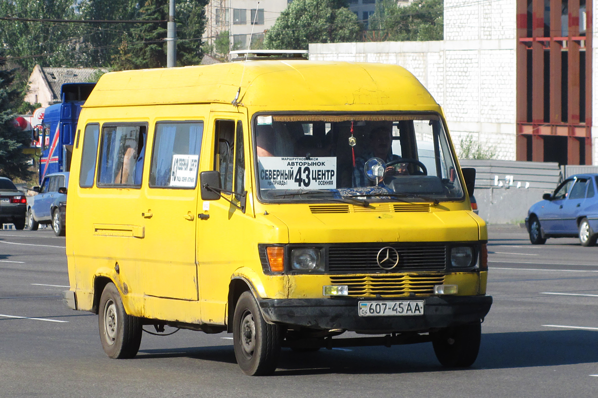 Dnepropetrovsk region, Mercedes-Benz T1 210D Nr. 607-45 АА