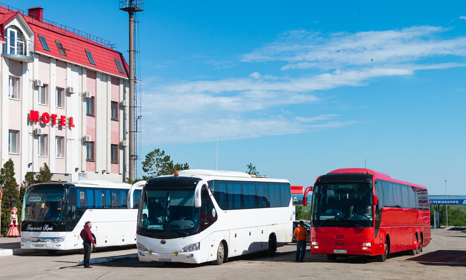 Башкортостан, Yutong ZK6129H № Е 453 ВВ 702; Удмуртия, MAN R08 Lion's Top Coach RHC414 № О 006 ХО 18