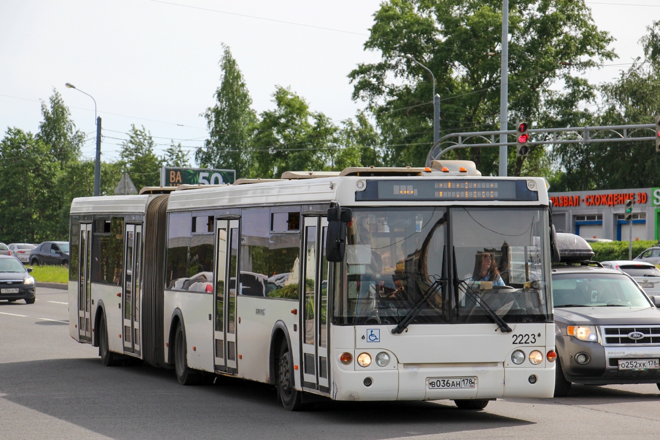 Sankt Petersburg, LiAZ-6213.20 Nr 2223