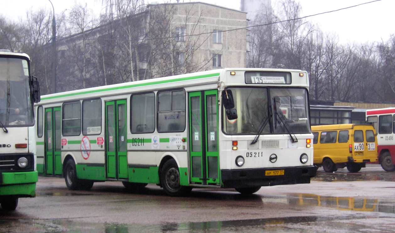 Moskau, LiAZ-5256.25 Nr. 05211