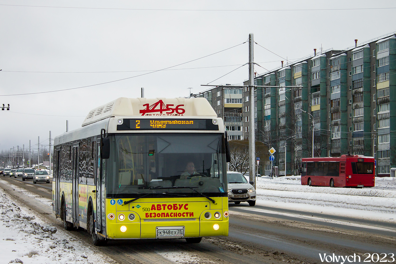 Вологодская область, ЛиАЗ-5292.67 (CNG) № 0500; Вологодская область, МАЗ-203.015 № Е 001 НХ 35