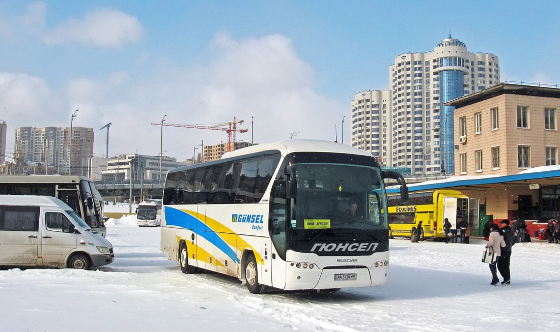 Киев, Neoplan P21 N2216SHD Tourliner SHD № AA 5728 KP