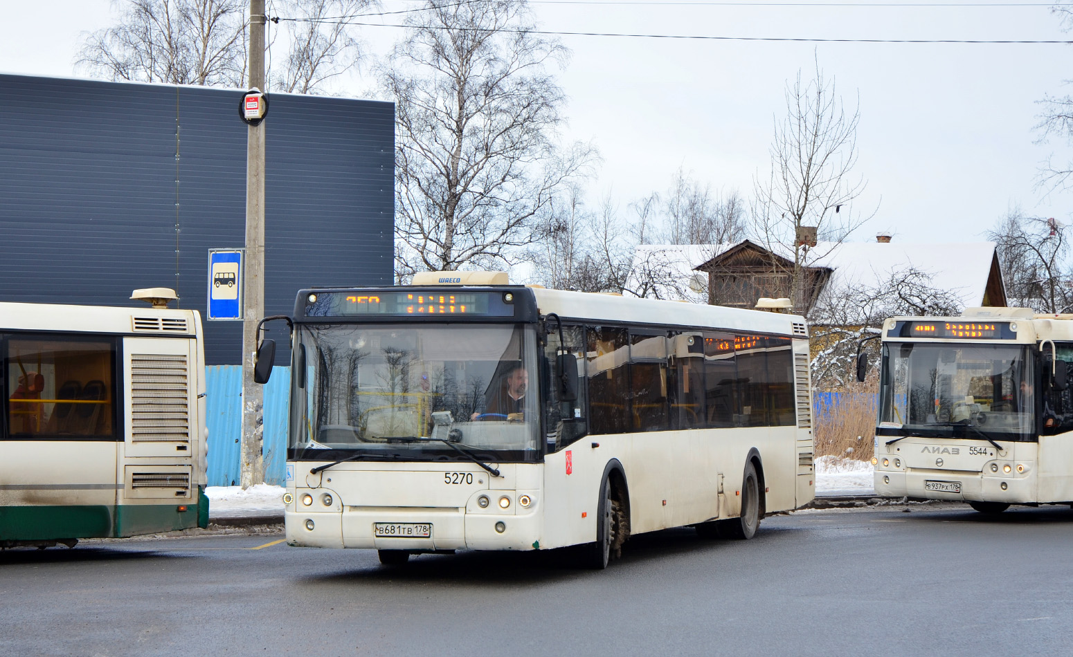 Санкт-Петербург, ЛиАЗ-5292.60 № 5463; Санкт-Петербург, ЛиАЗ-5292.60 № 5270