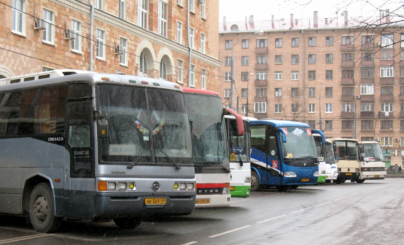 Тверская область, SsangYong TransStar № АВ 569 69; Московская область, Setra S315GT-HD (Spain) № 83182