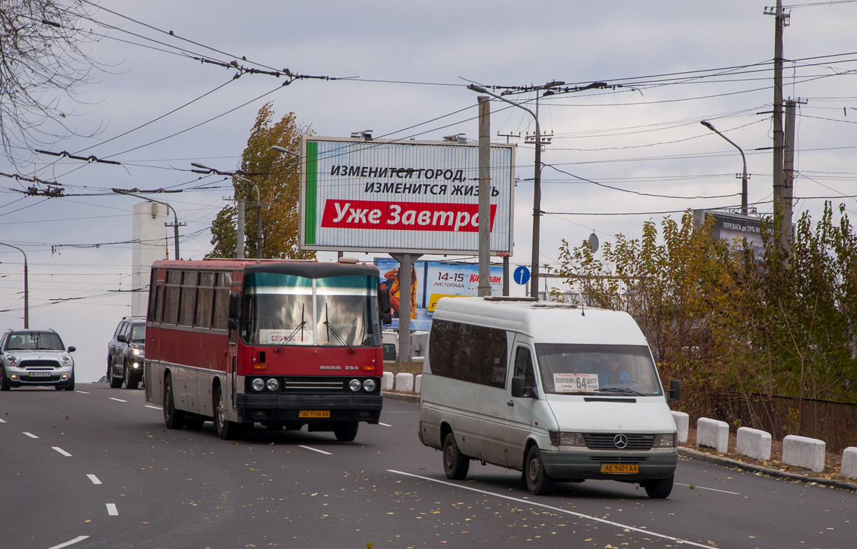 Днепропетровская область, Ikarus 256.74 № AE 9158 AA; Днепропетровская область, Mercedes-Benz Sprinter W903 312D № AE 9401 AA