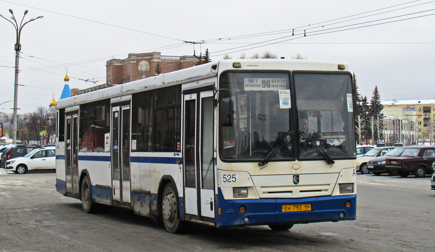 Sverdlovsk region, NefAZ-5299-20-32 № 525