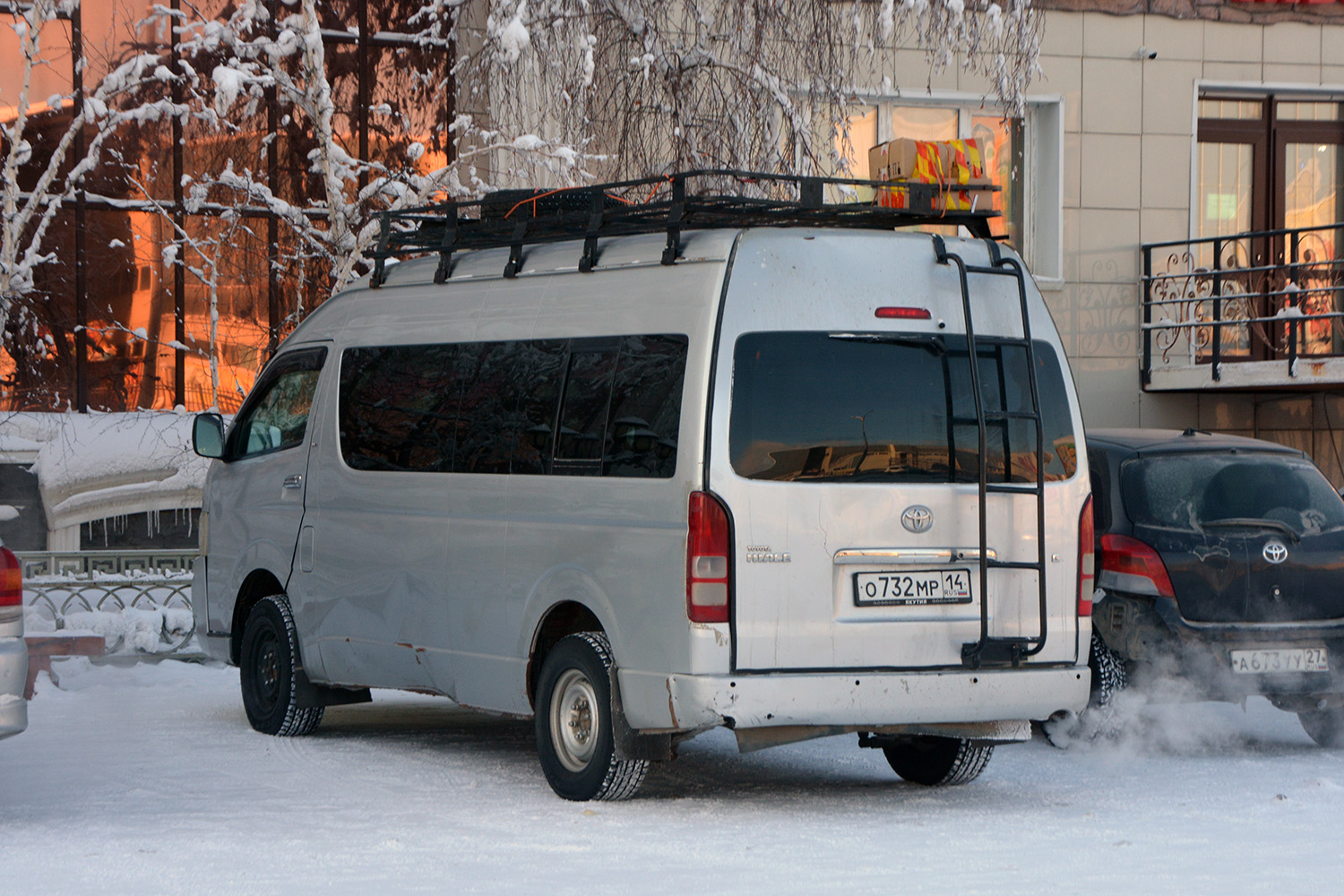 Саха (Якутия), Toyota HiAce TRH223L № О 732 МР 14