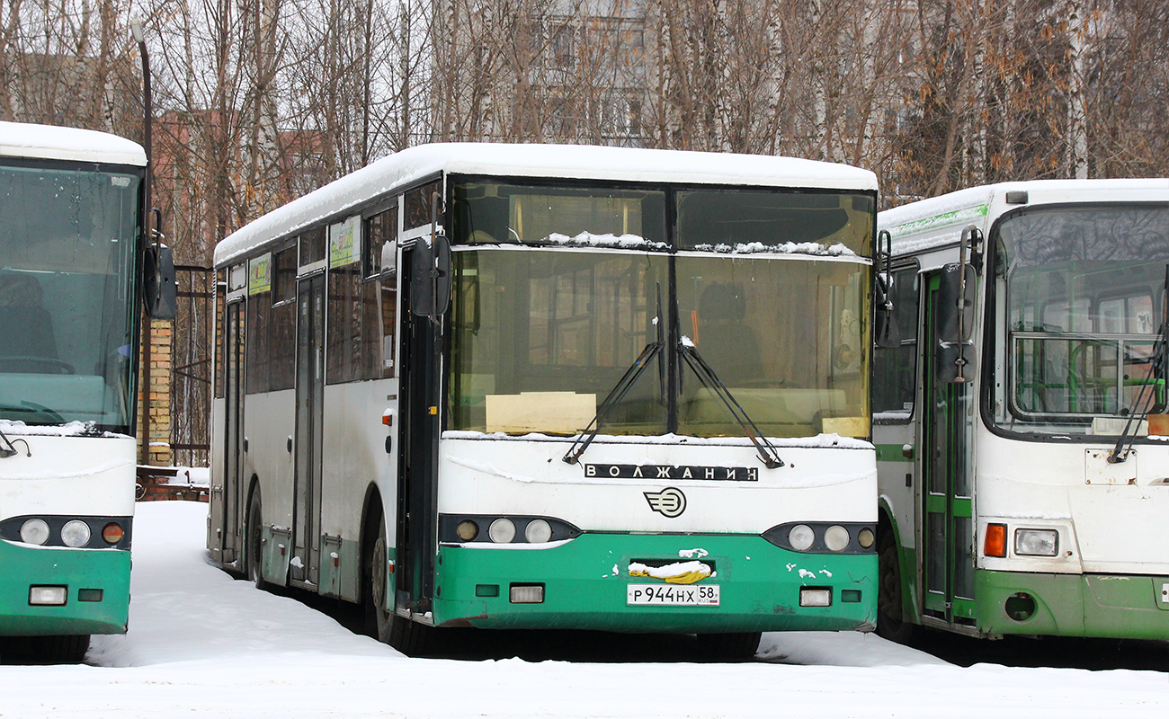 Пензенская область, Волжанин-5270-10-04 № Р 944 НХ 58