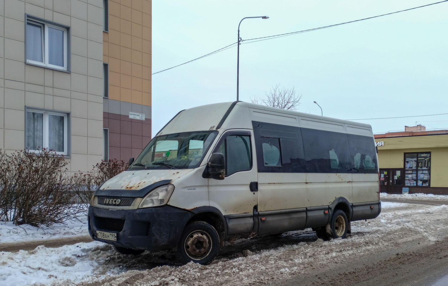 Санкт-Петербург, Нижегородец-2227UU (IVECO Daily) № А 708 АН 198