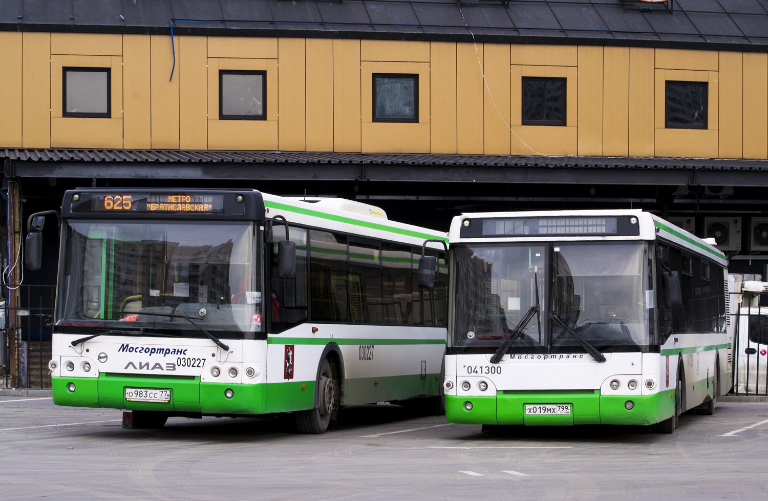 Moskwa, LiAZ-5292.22 (2-2-2) Nr 041300