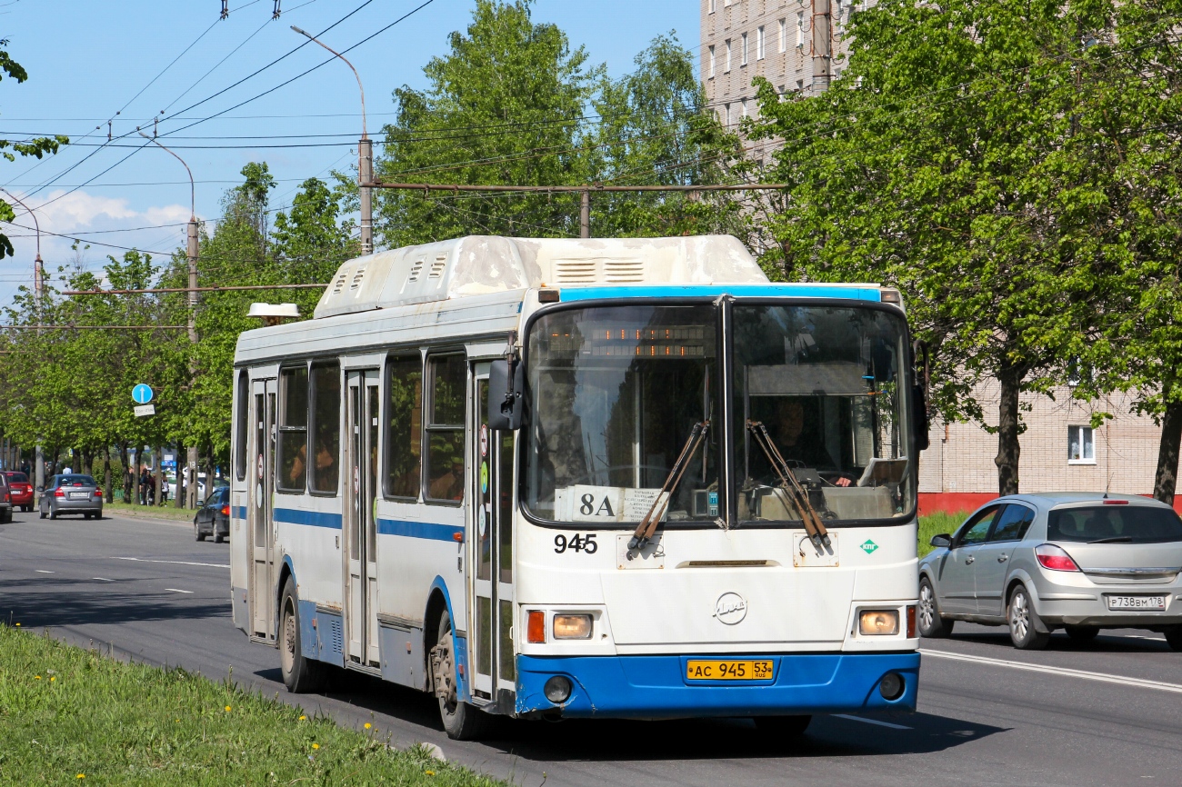 Novgorod region, LiAZ-5256.57 # 945